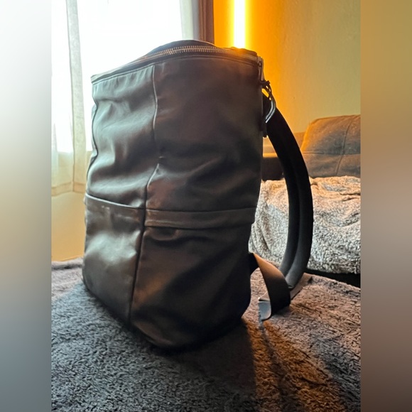 Saint Laurent Sid Leather Backpack - Picture 5 of 13